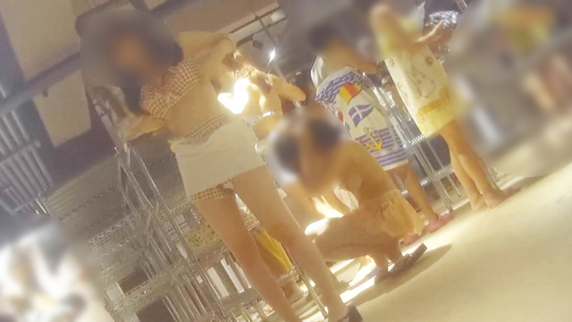 幻 プール編 Vol.050 プリっとしたお尻にマンチラ丸見え!