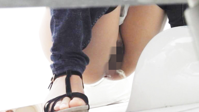 幻 ～令和の幕開け～ Vol.004奥の個室半ケツの童顔なJD風乙女にうっとりフルぼっ起ｗ