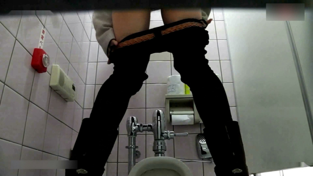 幻 Vol.030お洒落なヒールで和式便器でにしゃがんで生尻むき出し!