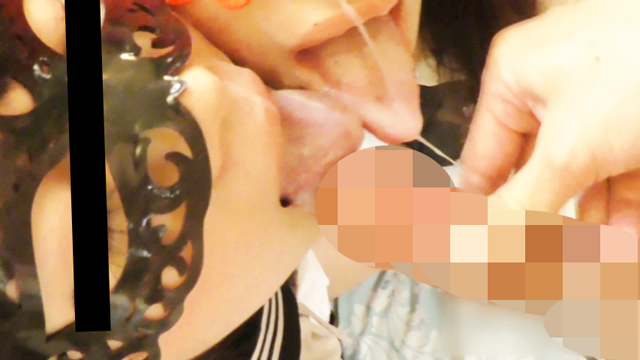 パンツを売る女 Vol.16 2人のSEI○○KUが1本の棒にしゃぶりついてます