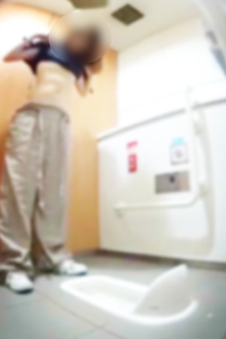 若い娘を和式で狙い撃ち 1JD美女から綺麗系なお洒落なOLの痴態丸覗き！