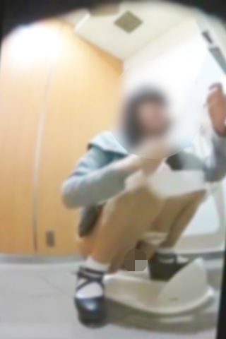若い娘を和式で狙い撃ち 2生理多め！パンストOLハプニング！