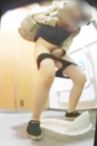 若い娘を和式で狙い撃ち 3おしゃかわJD風乙女に思わずシコシコｗ