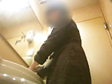 ガチ盗撮!突撃!女子化粧室の真実  Vol.18大人なスレンダー女性ペロンとお尻丸出し!