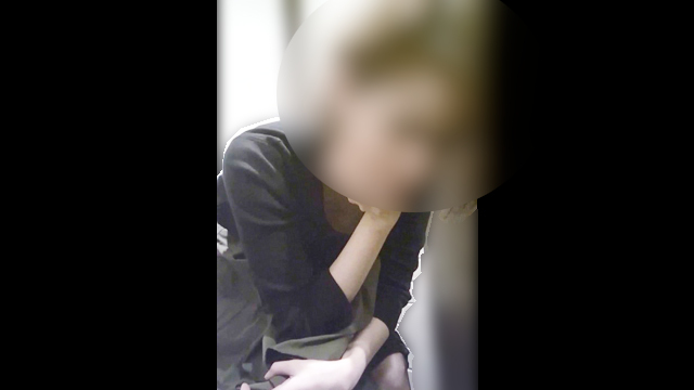 Real女子トイレ Vol.14 色気溢れる乙女はうっかりお尻丸出しｗ