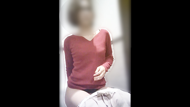 Real女子トイレ Vol.14 色気溢れる乙女はうっかりお尻丸出しｗ