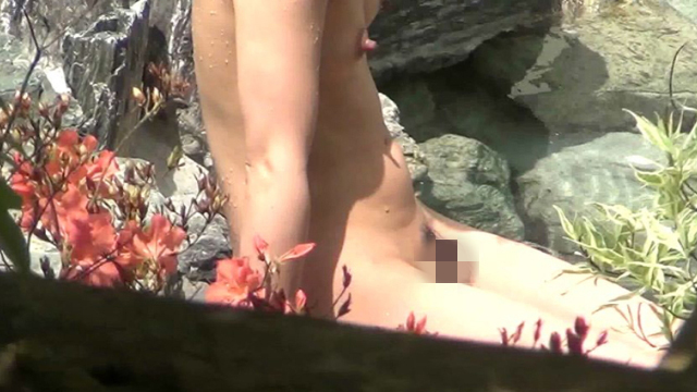 咲乱美女温泉ハイビジョン Vol.16　美白美人のツンとぼっ起した乳首を凝視！