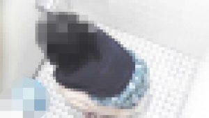 バレたら脱出不能 命がけ潜伏洗面所！ Vol.77 マスクで顔隠してもア〇コは丸見えな件